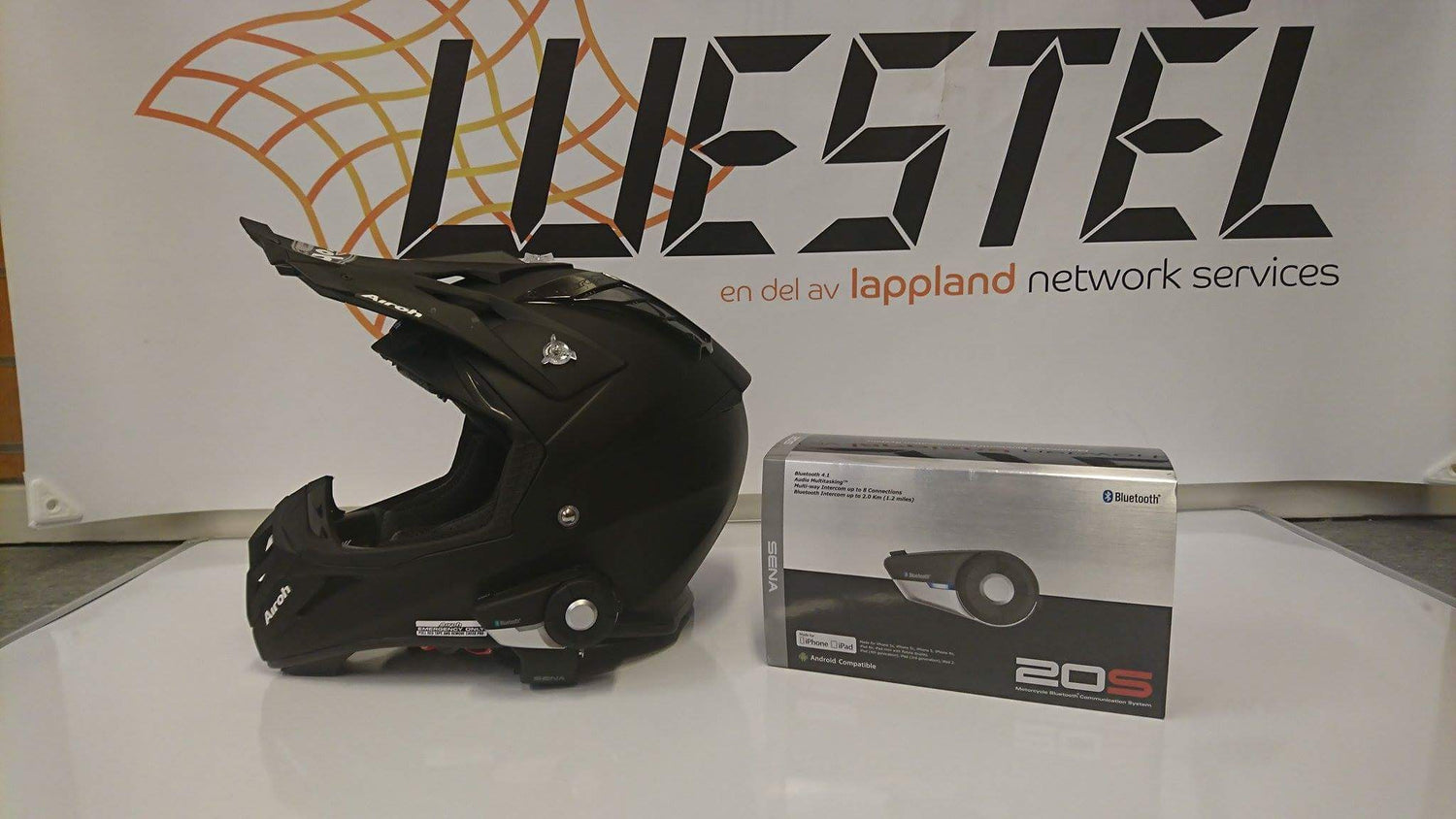 received_1565237693516863